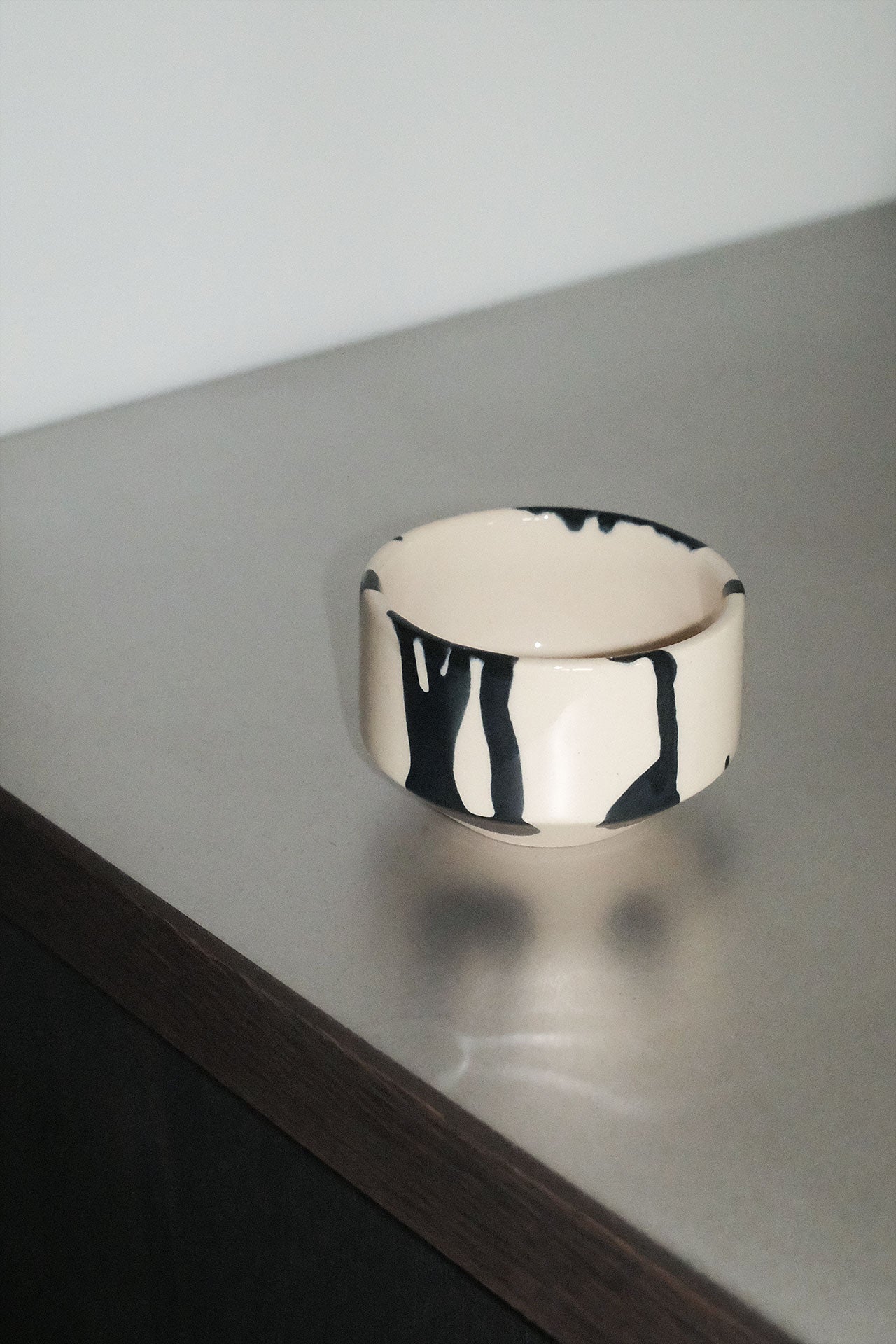 BEVEL CUP DRIZZLE